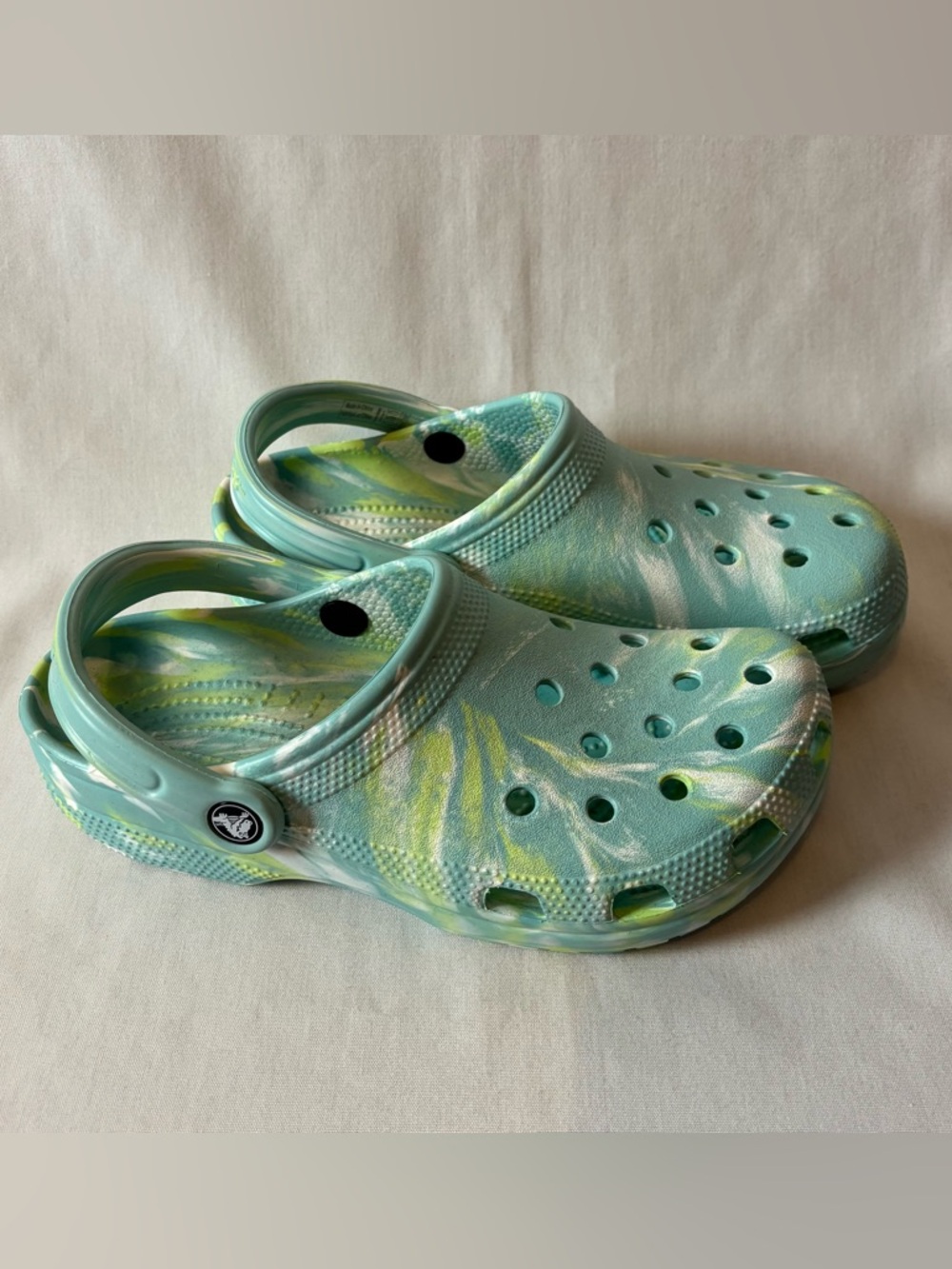 NWOT  Crocs M5/W7  Marbled Slip-On Clog